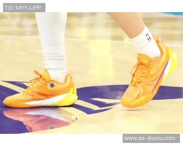 里夫斯绝杀球场宣传新款AR3日落配色球鞋将于11月1日正式上市